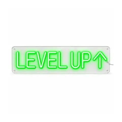 Letrero de neón LED Level Up en letras redondeadas verdes con una flecha, encendido sobre fondo blanco, sobre fondo blanco